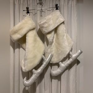 ONE White faux fur skate stocking one available